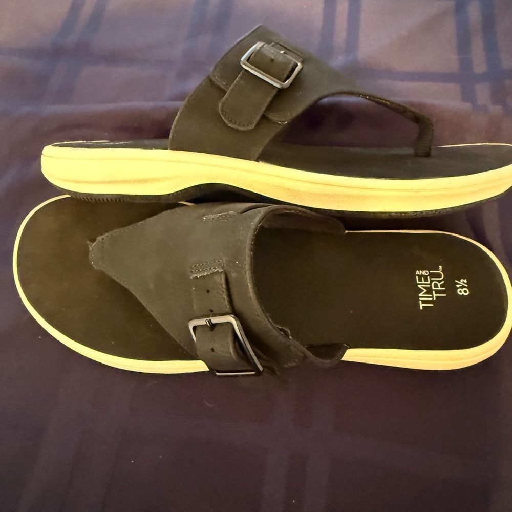 Time and Tru Black Sandals with Buckle